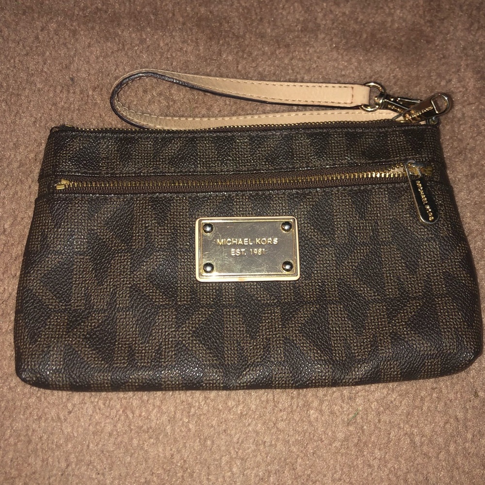 Michael Kors Signature Wristlet
